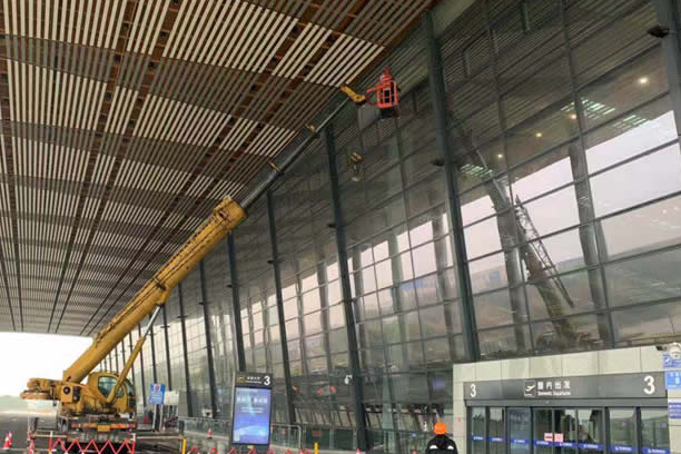 周宁玻璃幕墙维护和保养